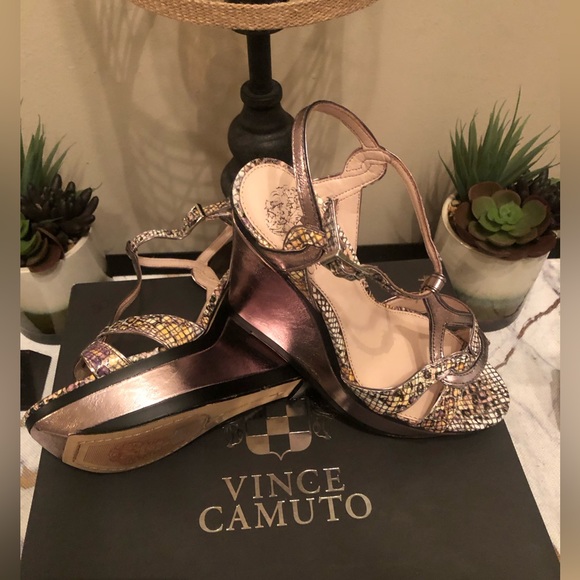 Vince Camuto Wedge heeled sandals; pewter with black trim; python detail; - Picture 5 of 8